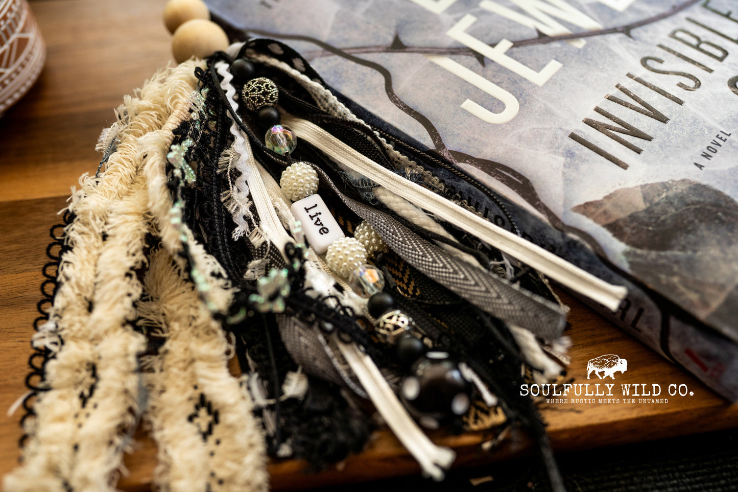 Soulful Bookmark Tassel - Black and White Colour
