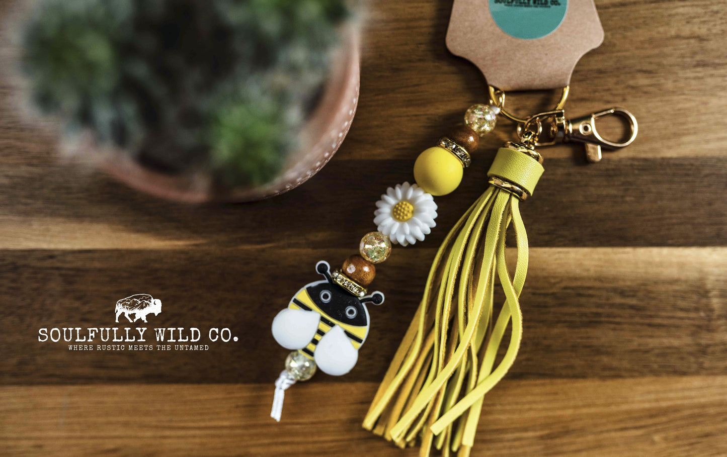 Wild Soul Keychain - Bee with Daisy