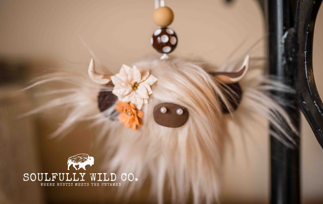 Travel Moo : TM25756 - Light Blonde with Cream and Orange Flowers