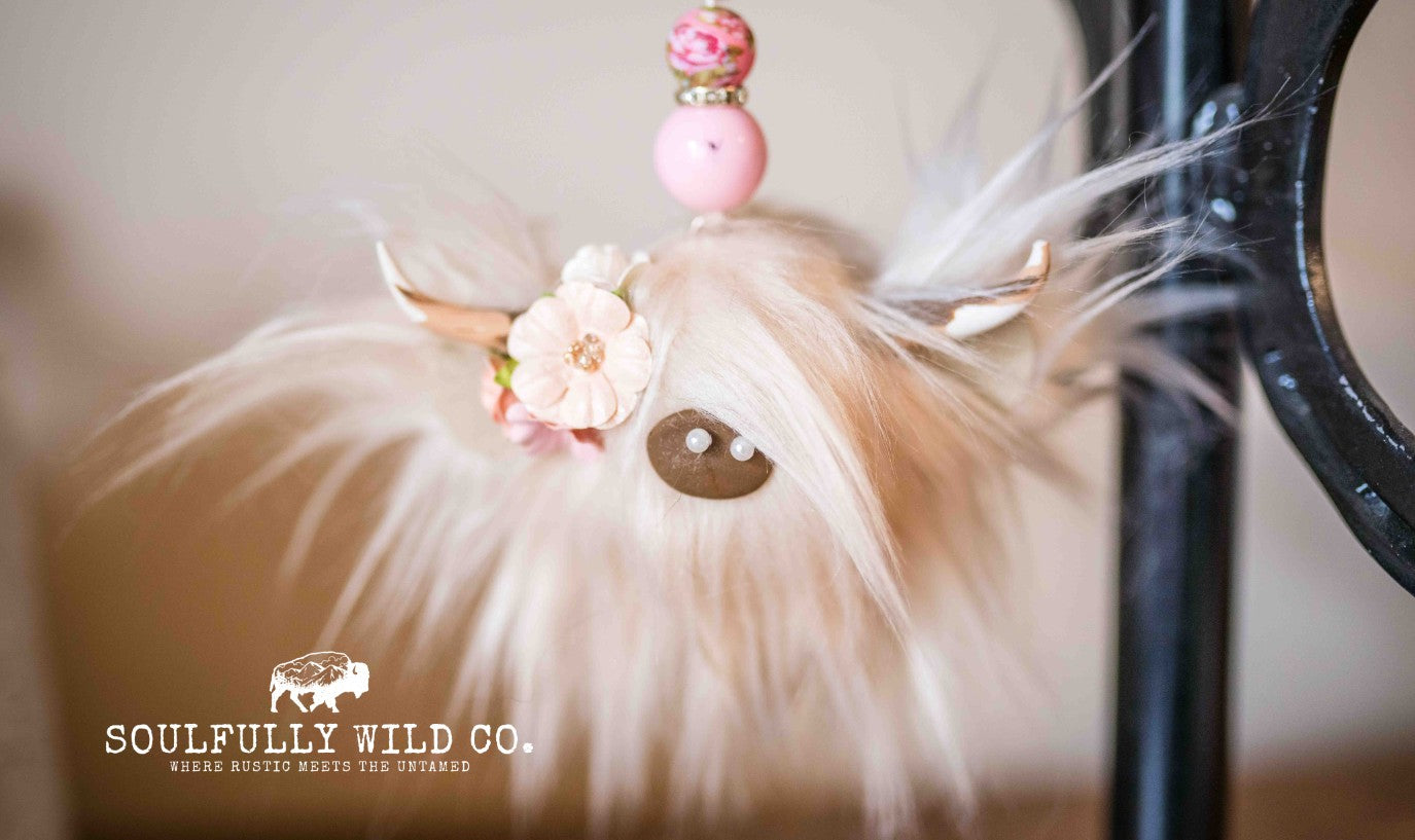 Travel Moo : TM25757 - Light Blonde (Off White) with Pink Tone Flowers