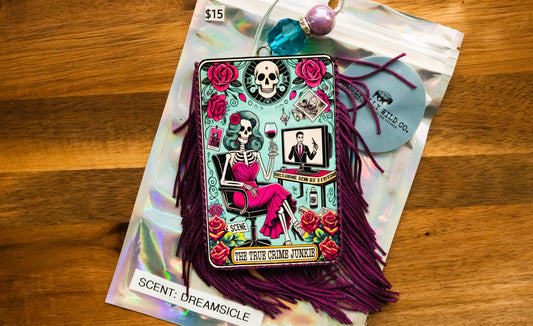 Soulful Air Freshener: Tarot Card "The True Crime Junkie" (Scent: Dreamsicle)