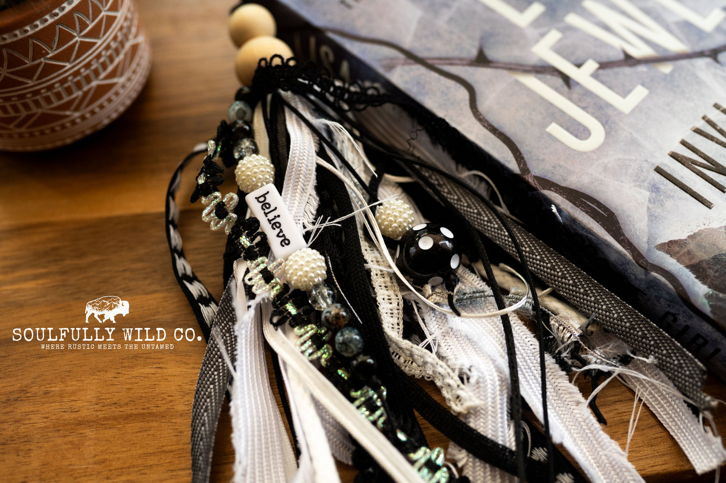 Soulful Bookmark Tassel - Black and White Colour