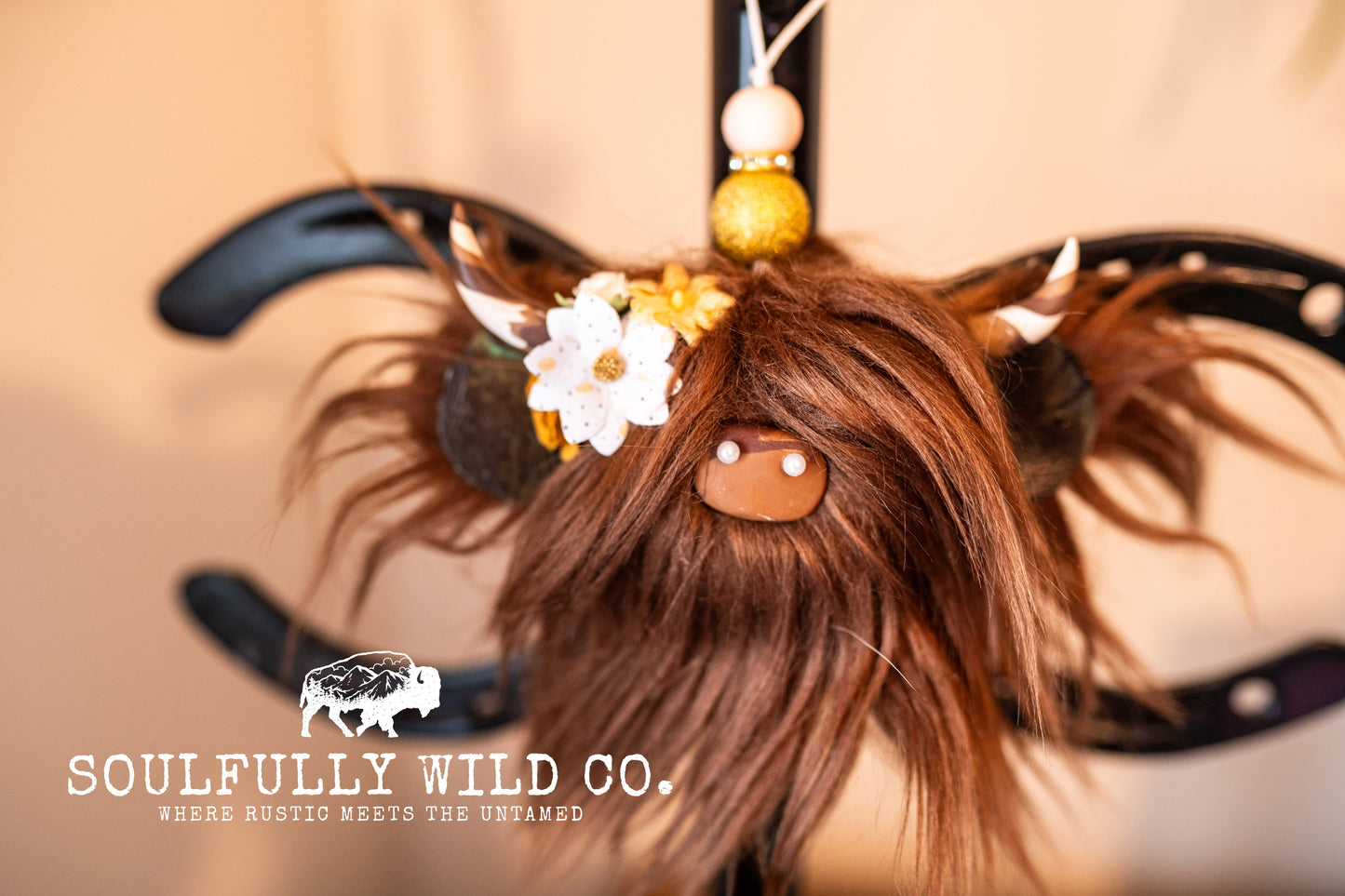 Travel Moo :  TM25769 - Dark Brown with White/Yellow Tones