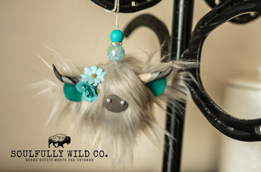 Travel Moo - Platinum, Blue and Turquoise Flowers