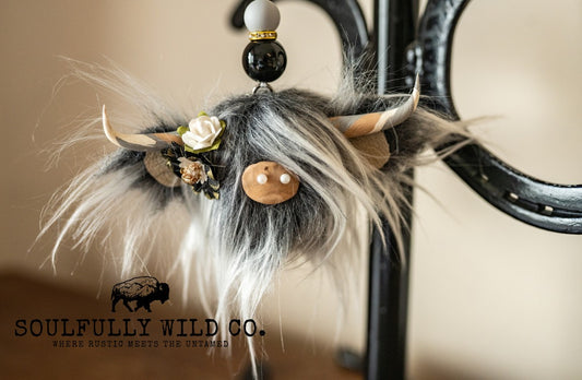Travel Moo - Frosted Grey, Mixed/White Flower