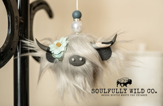Travel Moo - Platinum, Light Blue Flowers