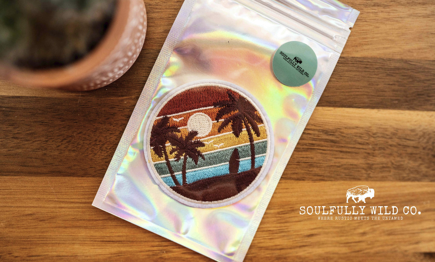 Iron On Patch -  Beach, Sunset and Palm Trees (Multi Colour) Circle