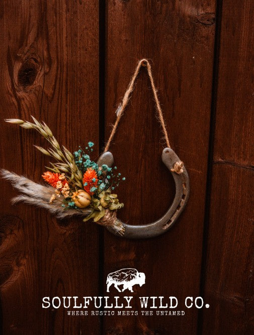 Horseshoe Floral "The Cowgirl"