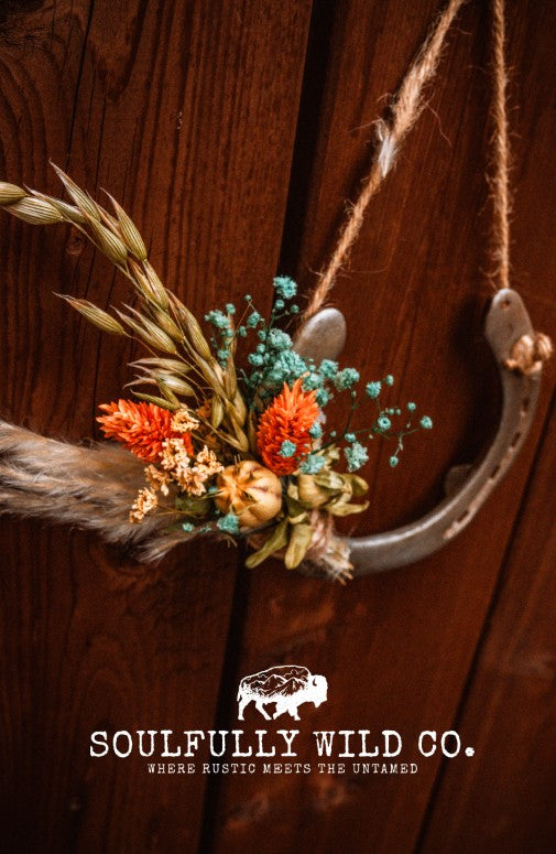 Horseshoe Floral "The Cowgirl"