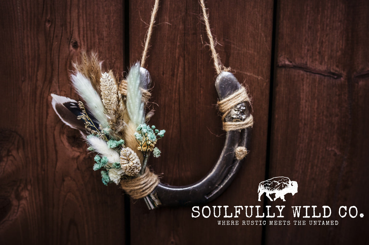 Horseshoe Floral "Rodeo Dust"